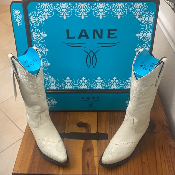 NEW IN BOX: Ivory “Jeni Lace” by Lane Boots size 7 - Picture 13 of 17